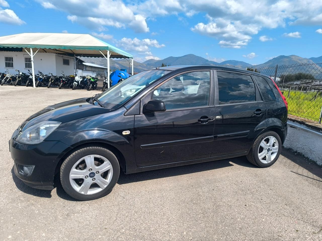 Ford Fiesta 1.2 16V 5p. Ghia