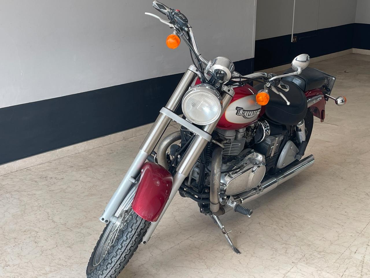 Triumph BONEVILLE AMERICA 800CC