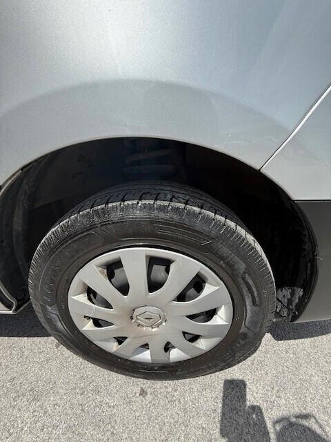 Renault Trafic T27 2.0 dCi 120CV PC-TN Zen 9 POSTI