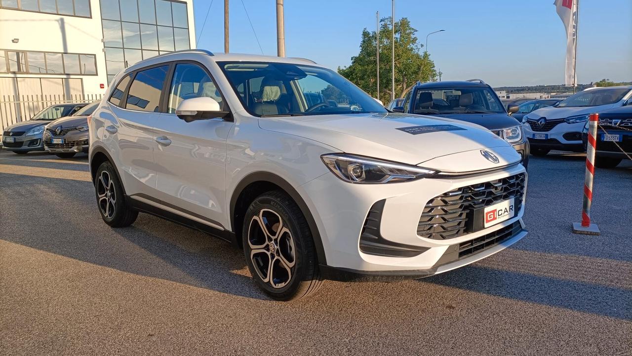 NUOVA Mg ZS 1.5 MT Standard 2025