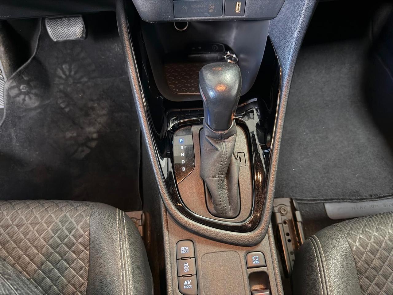 Toyota Yaris 1.5 Hybrid 5 porte Lounge Blue