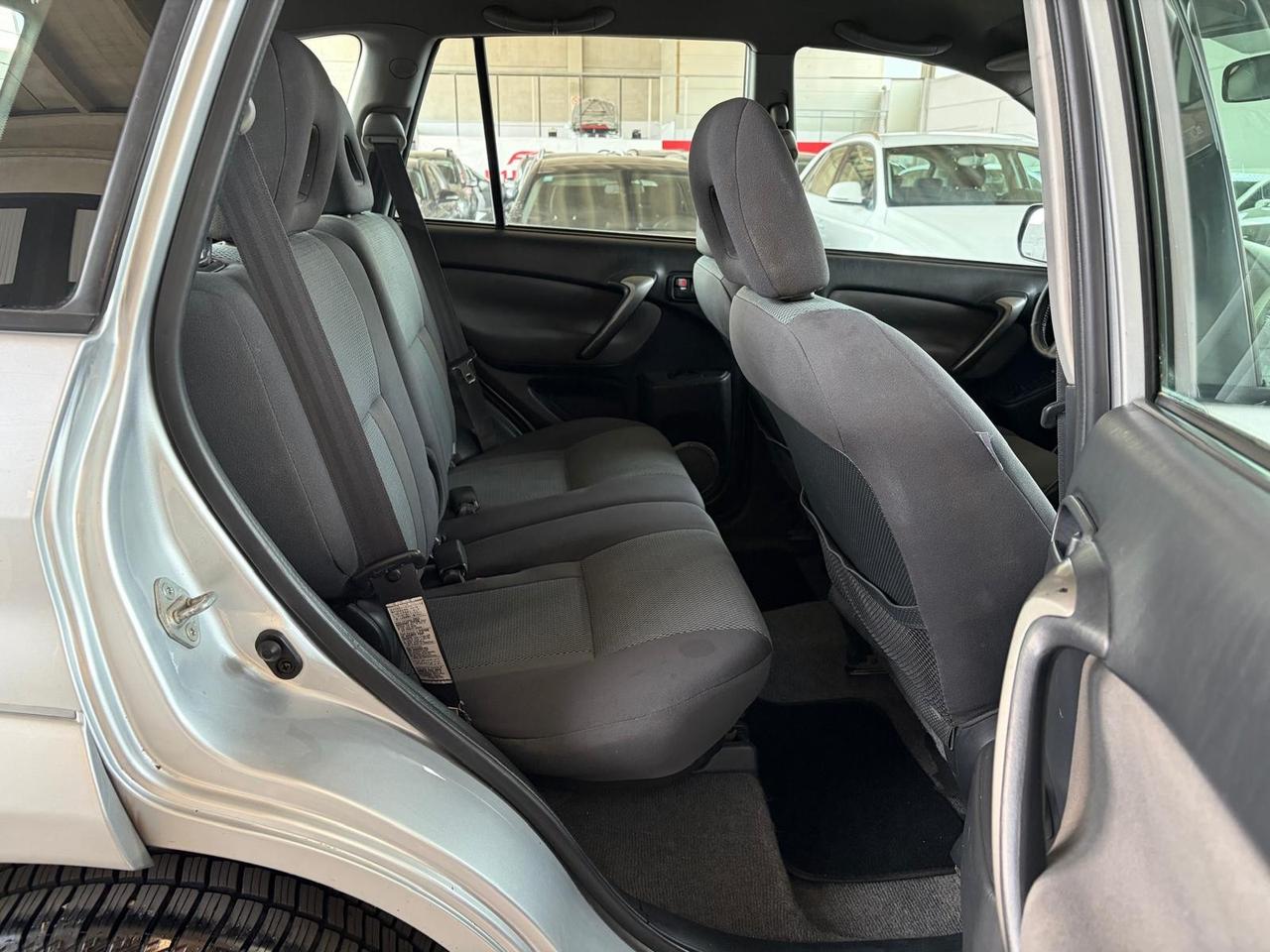 Toyota RAV 4 RAV4 2.0 Tdi D-4D cat 5 porte Sol