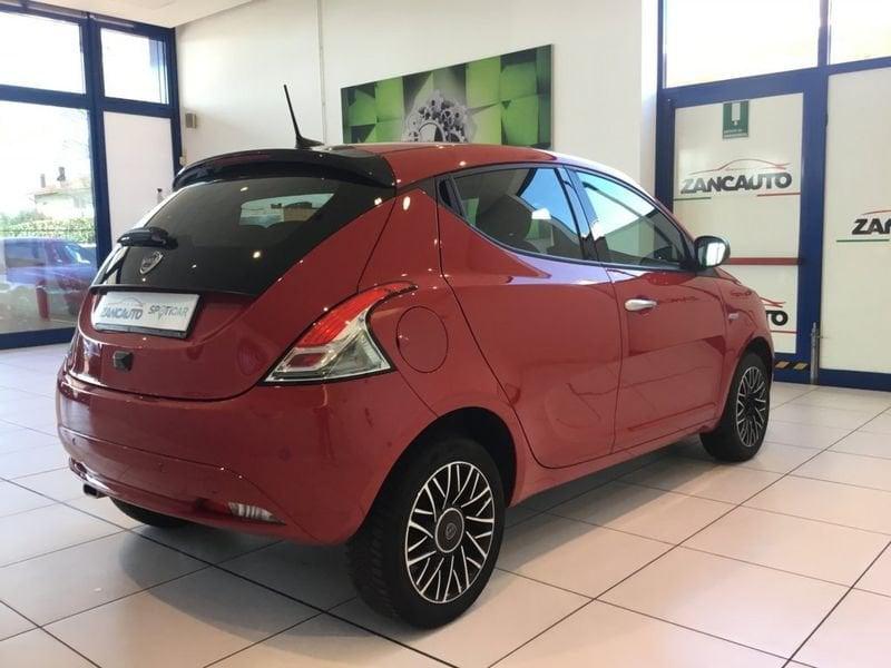 Lancia Ypsilon 1.0 FireFly 70cv Hybrid Platino