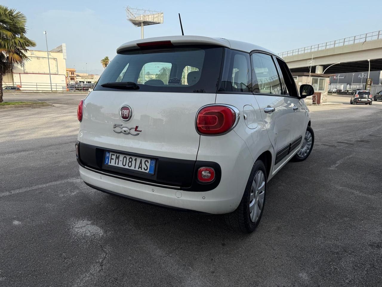 Fiat 500L 1.6 Multijet 120 CV Lounge n1 autocarro con posti