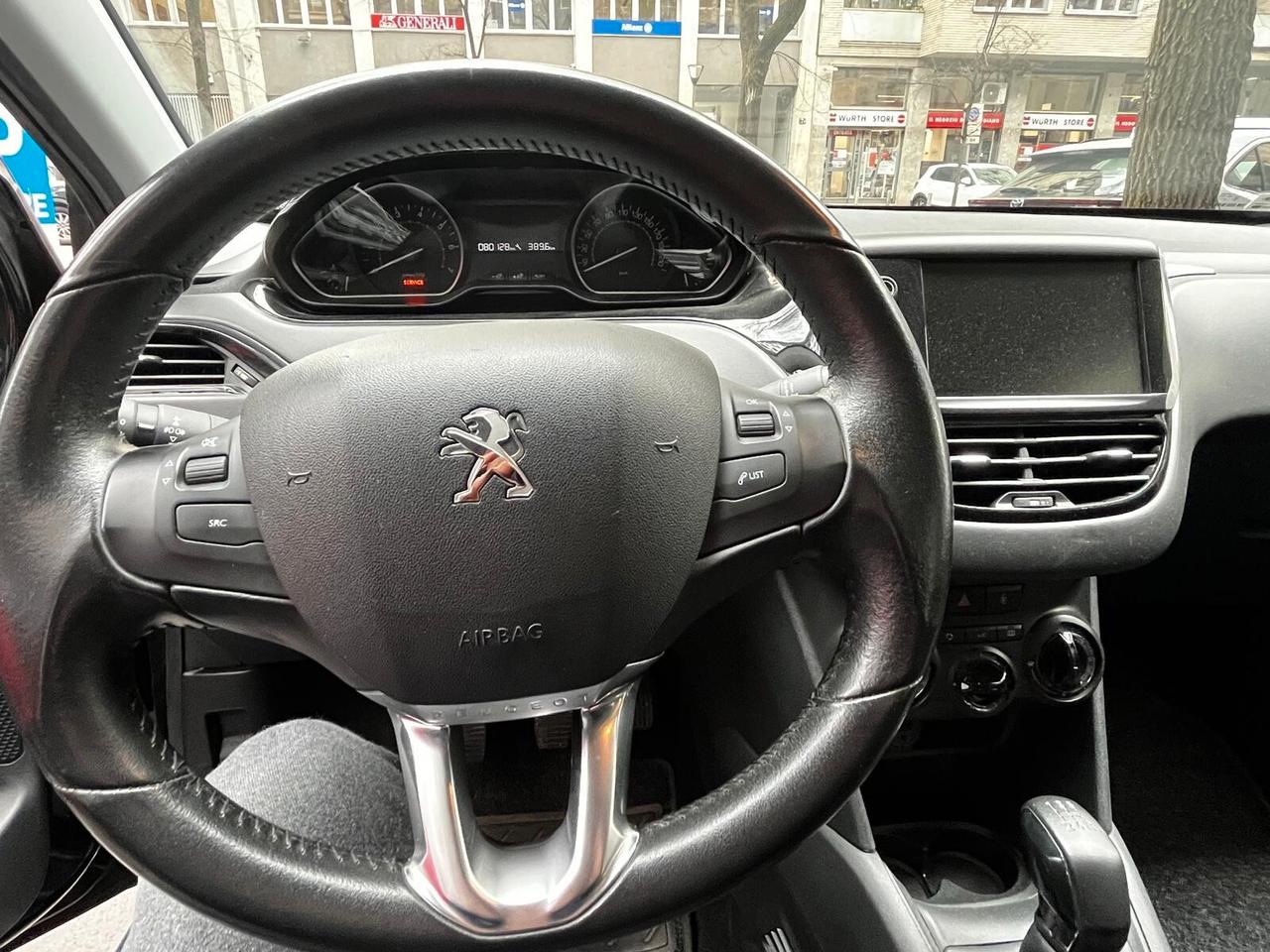 Peugeot 208 PureTech 82 5 porte Allure