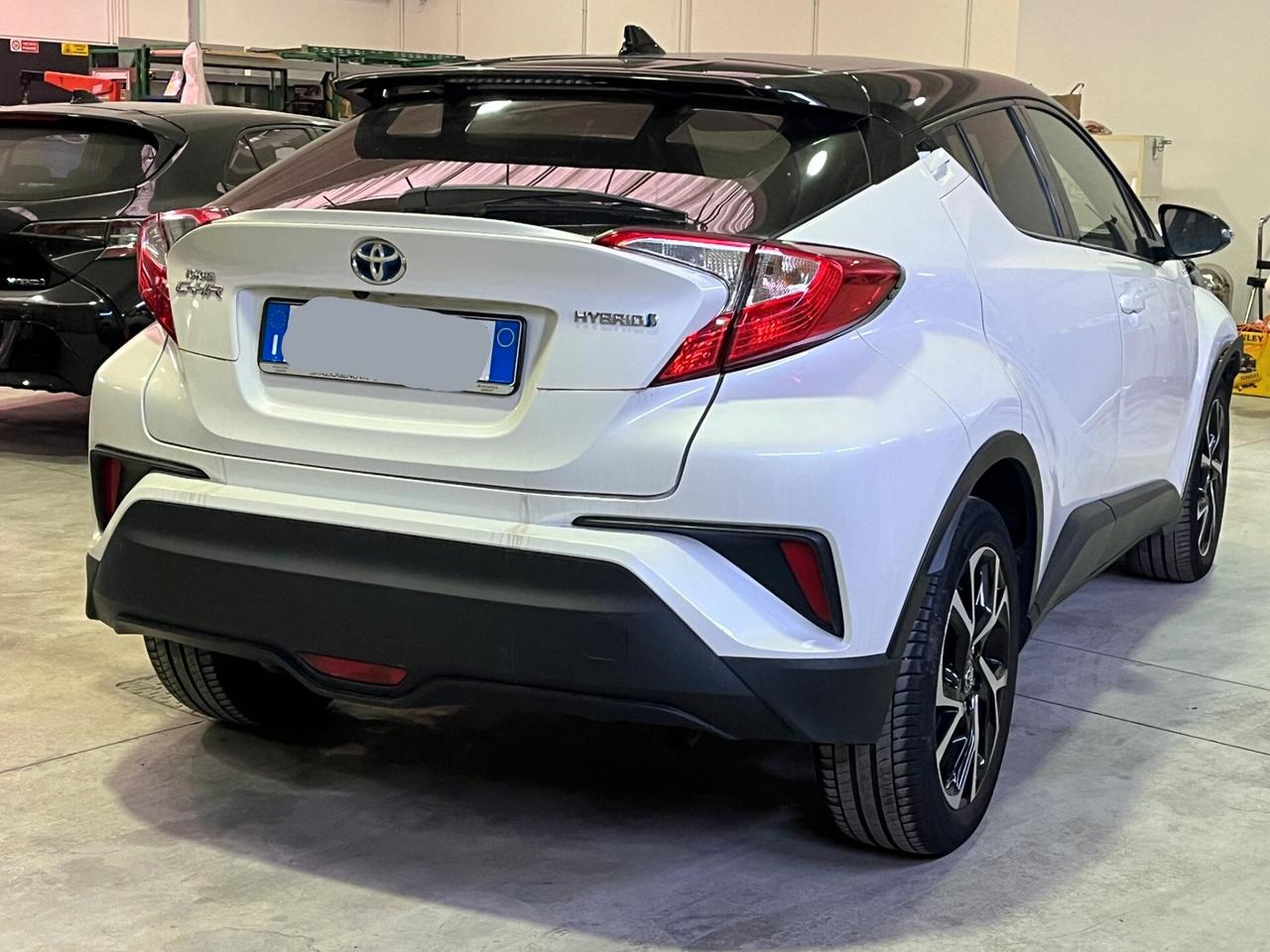 Toyota C-HR 1.8 Hybrid E-CVT Style | incidentata