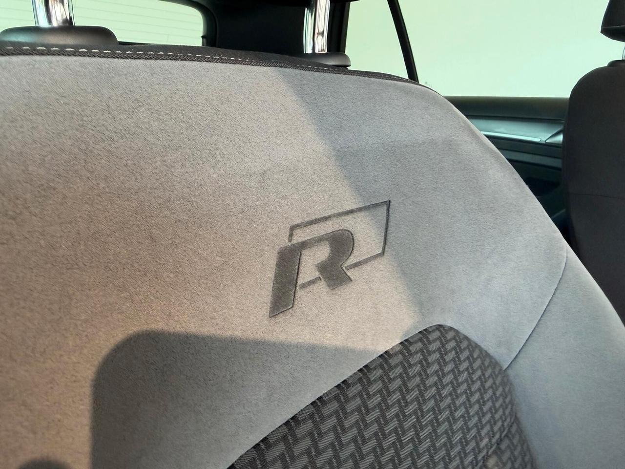 Volkswagen Golf 1.6 TDI R-LINE FULL OPTIONAL