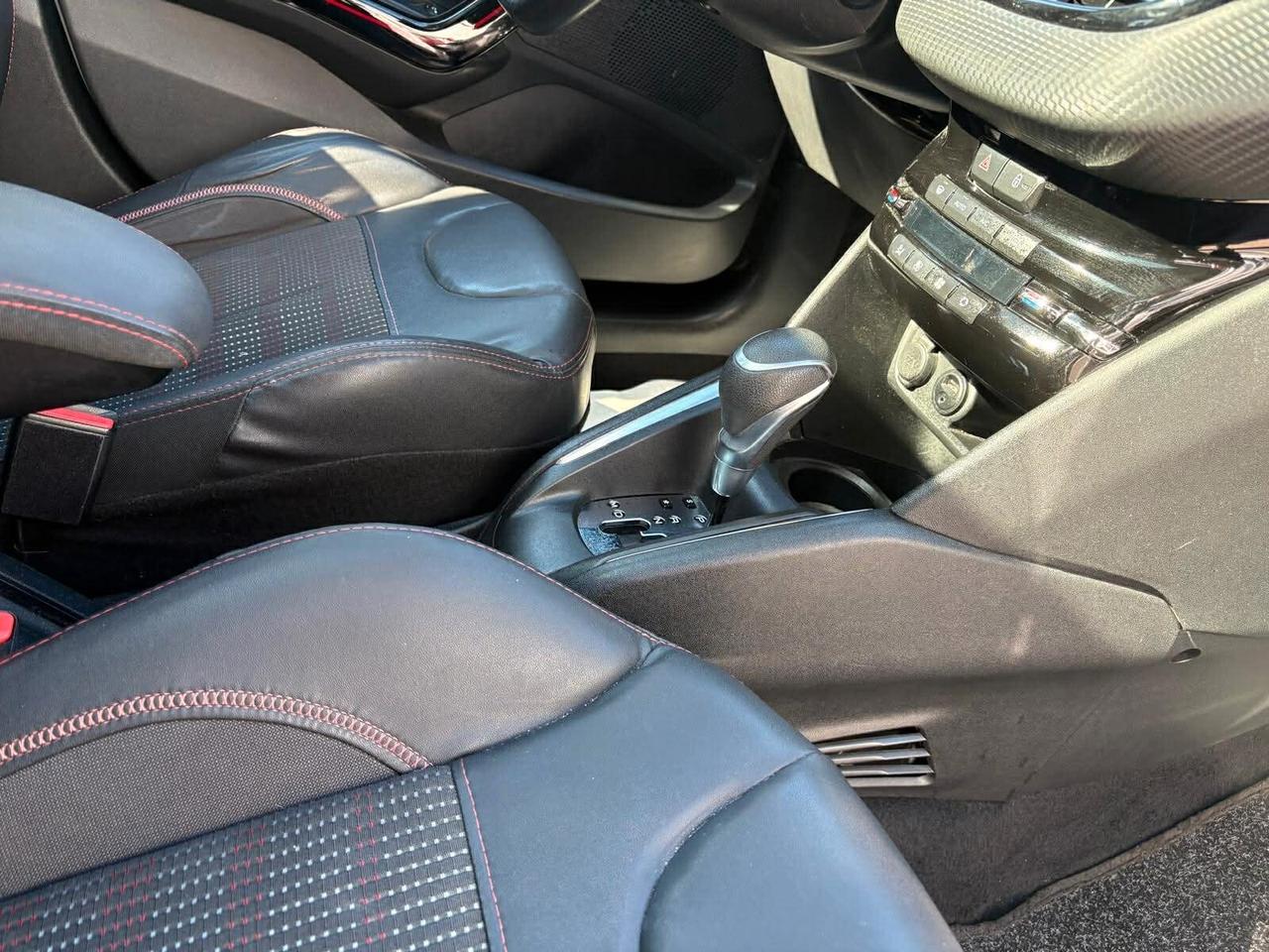 Peugeot 208 PureTech Turbo 110 EAT6 S&S 5 porte GT Line