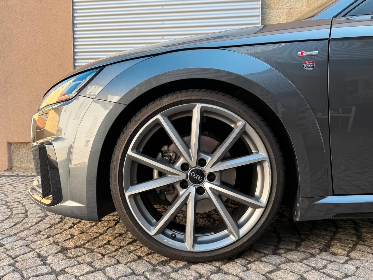 Audi TT Roadster 40 TFSI S tronic MATRIX