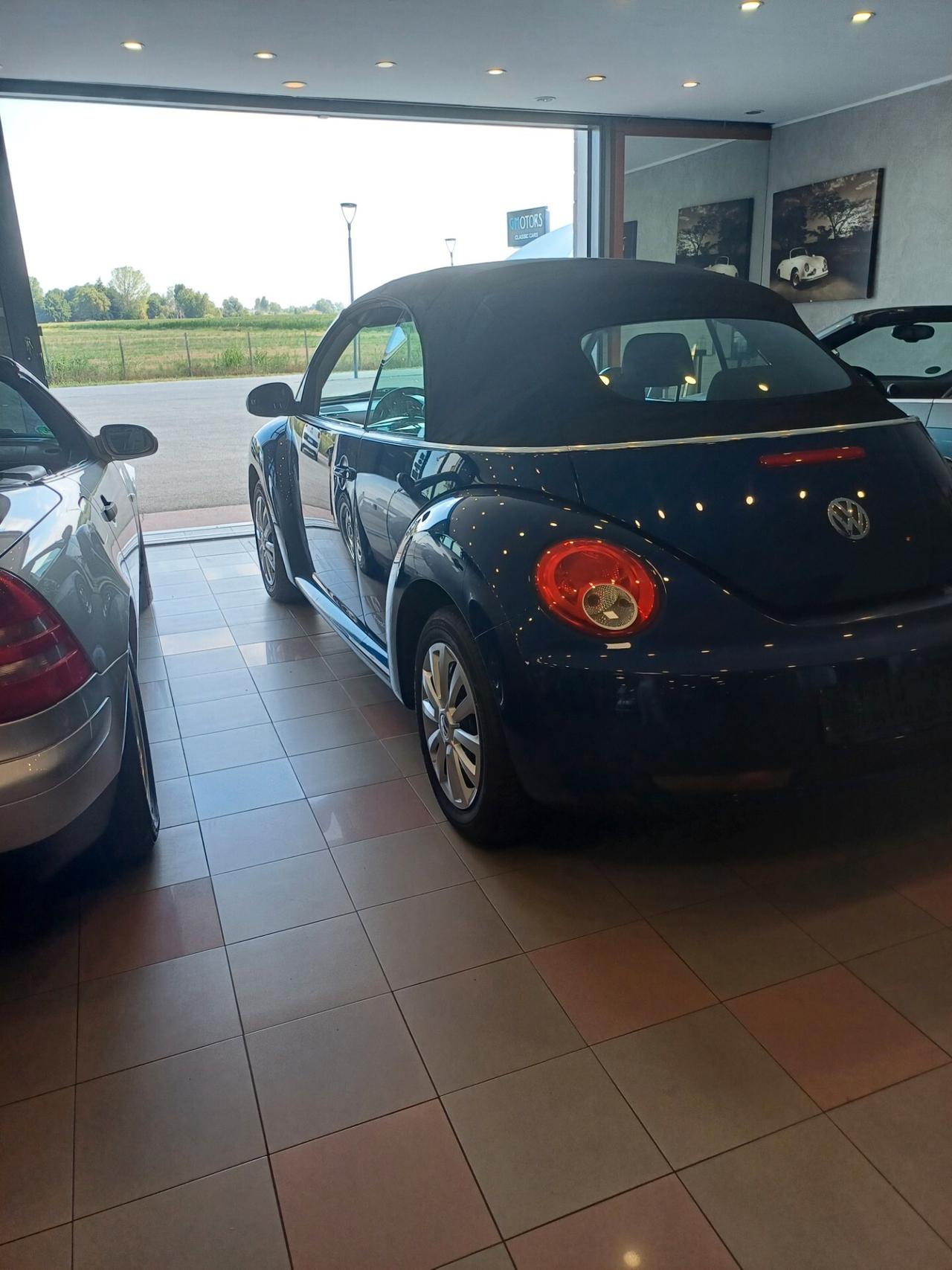 Volkswagen New Beetle 1.6 Cabrio NEOPATENTATI