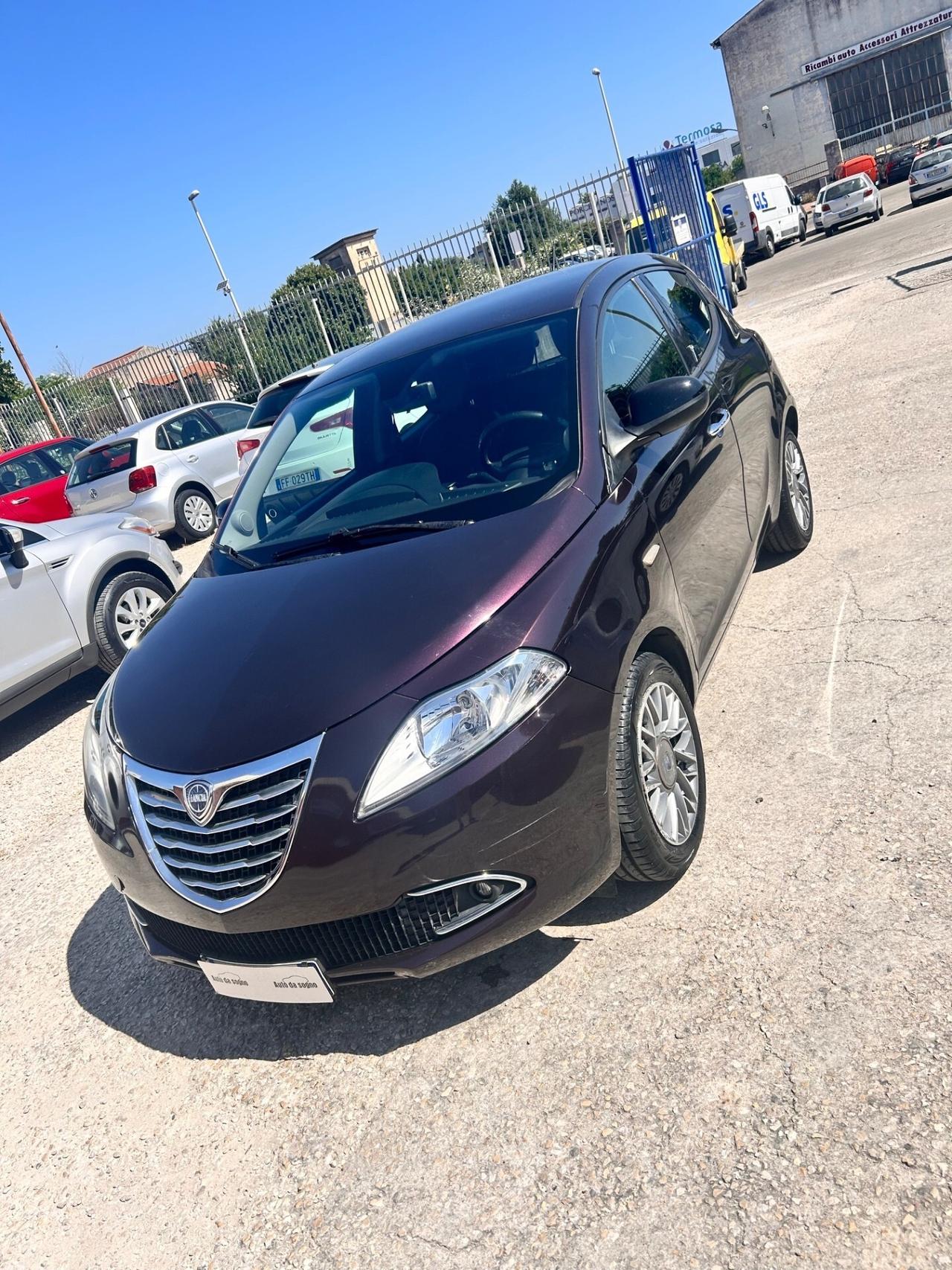 Lancia Ypsilon 1.2 69 CV 5 porte S&S Platinum