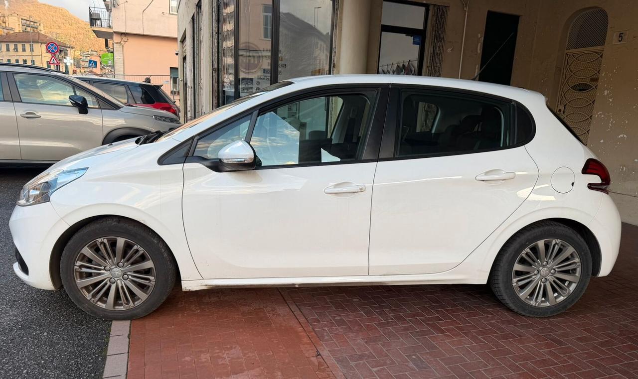 Peugeot 208 BlueHDi 75 5 porte Allure