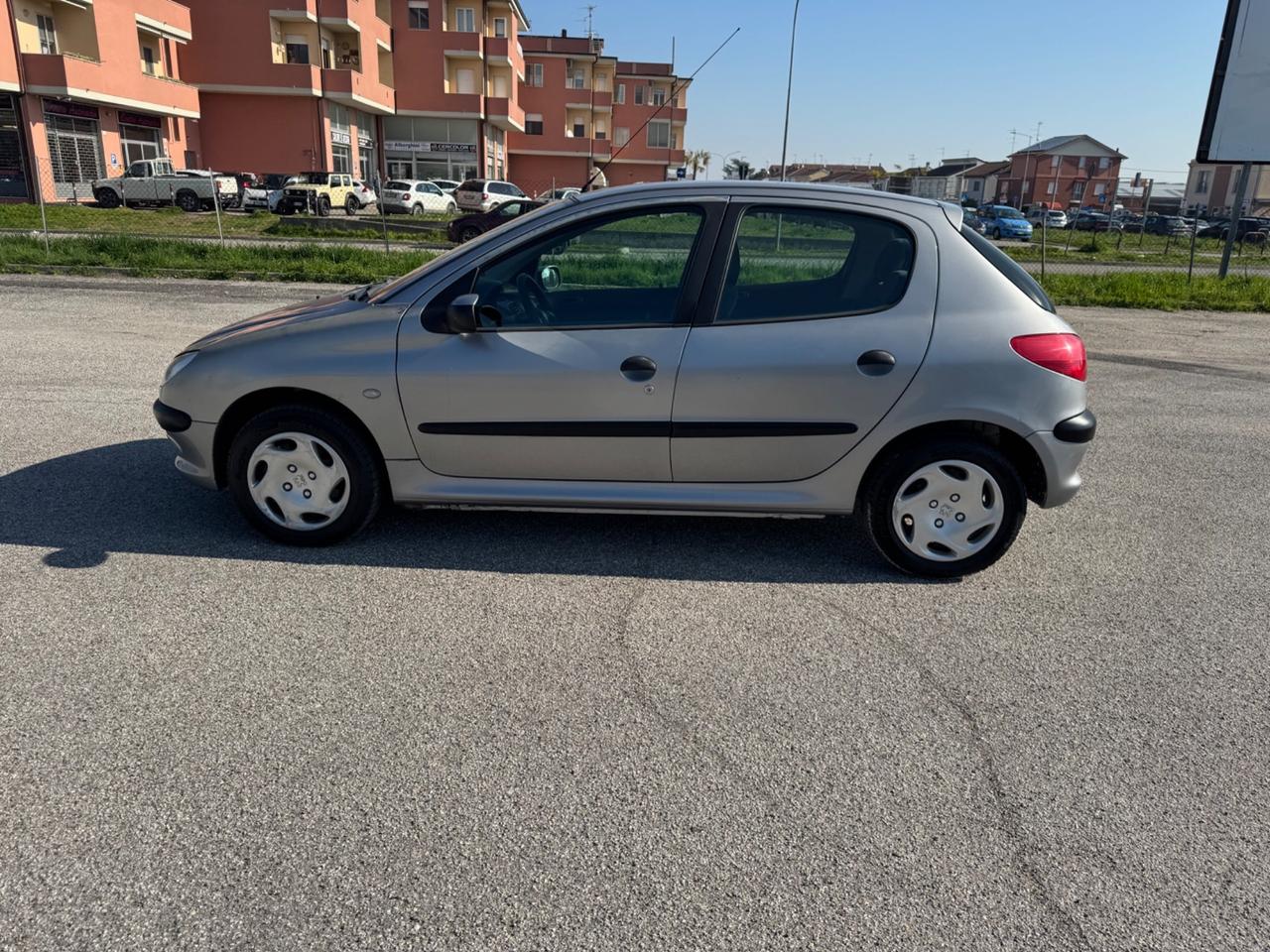 Peugeot 206 1.1 5p. XT