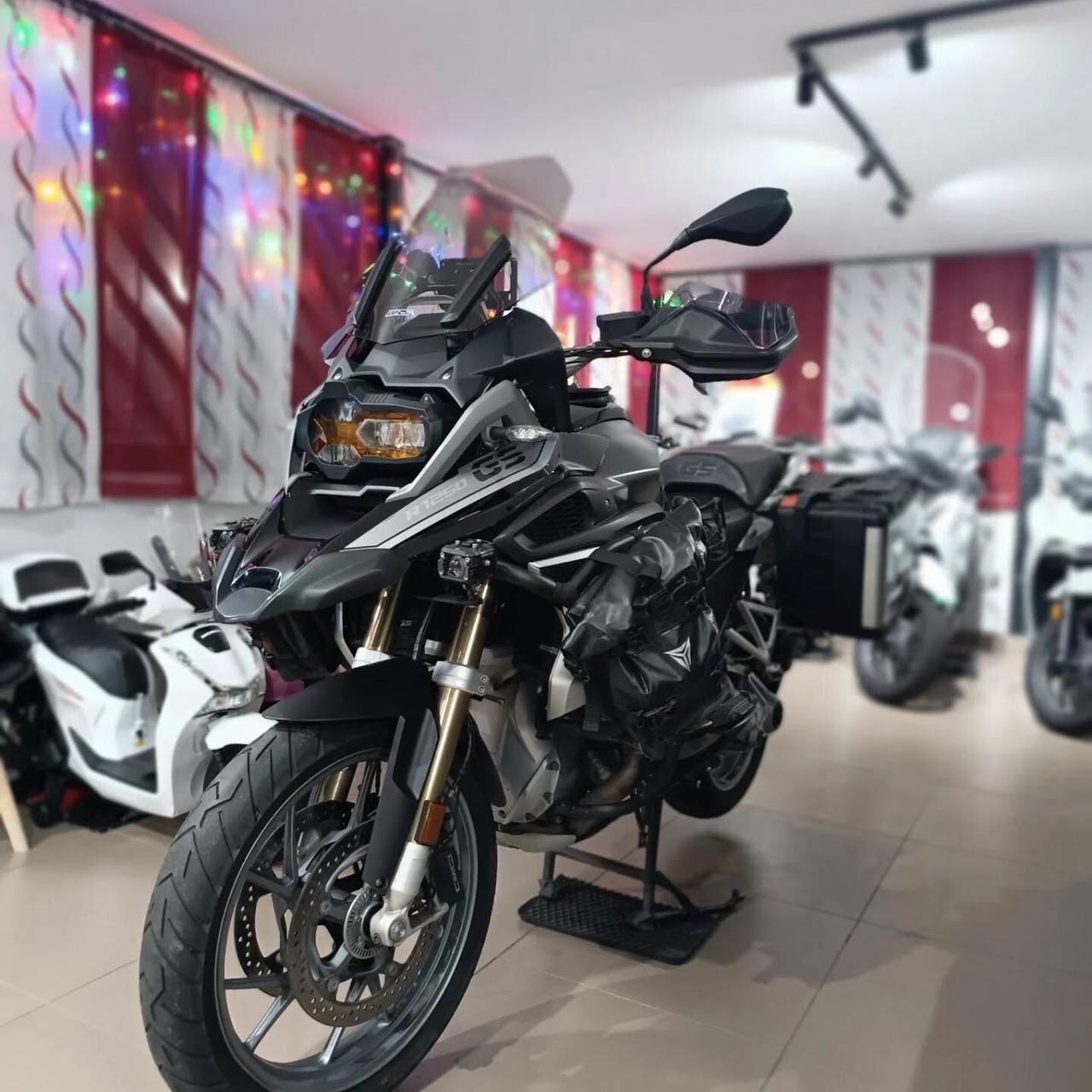 Bmw R 1250 GS AKRAPOVIC C/VENDITA