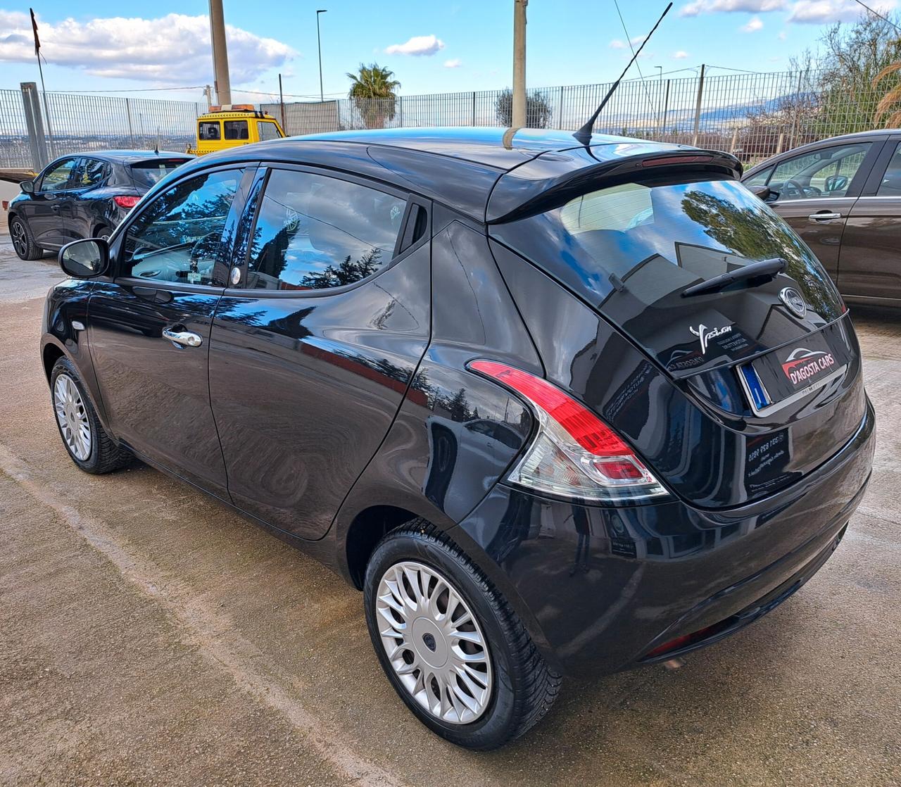 Lancia Ypsilon 1.2 69 CV 5 porte GPL Ecochic Silver