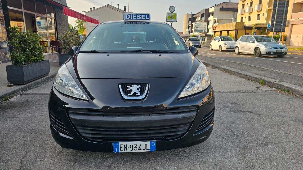 Peugeot 207 Plus 1.4 HDi 70CV 5 porte