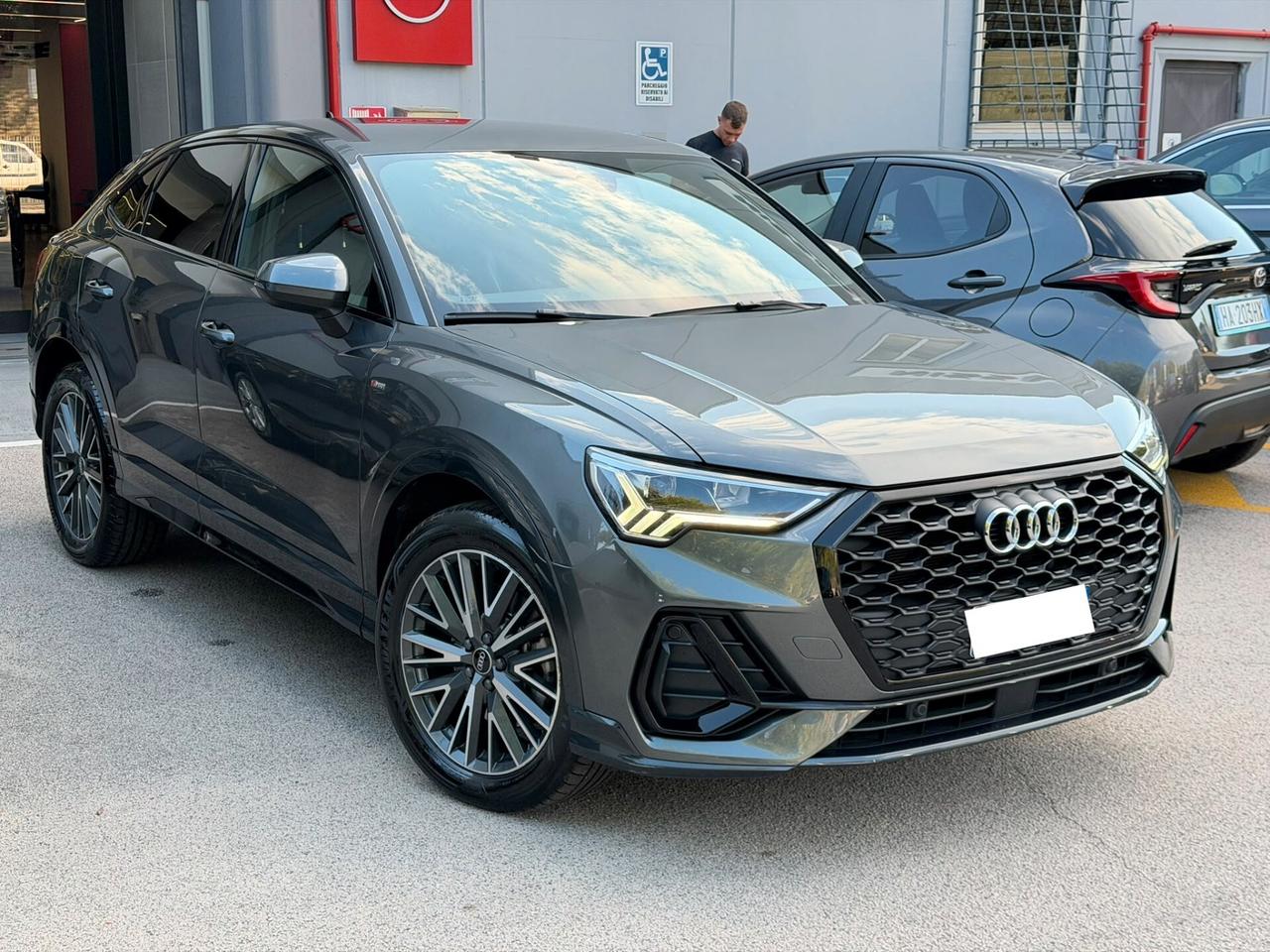 Audi Q3 45 TFSI e S tronic line edition