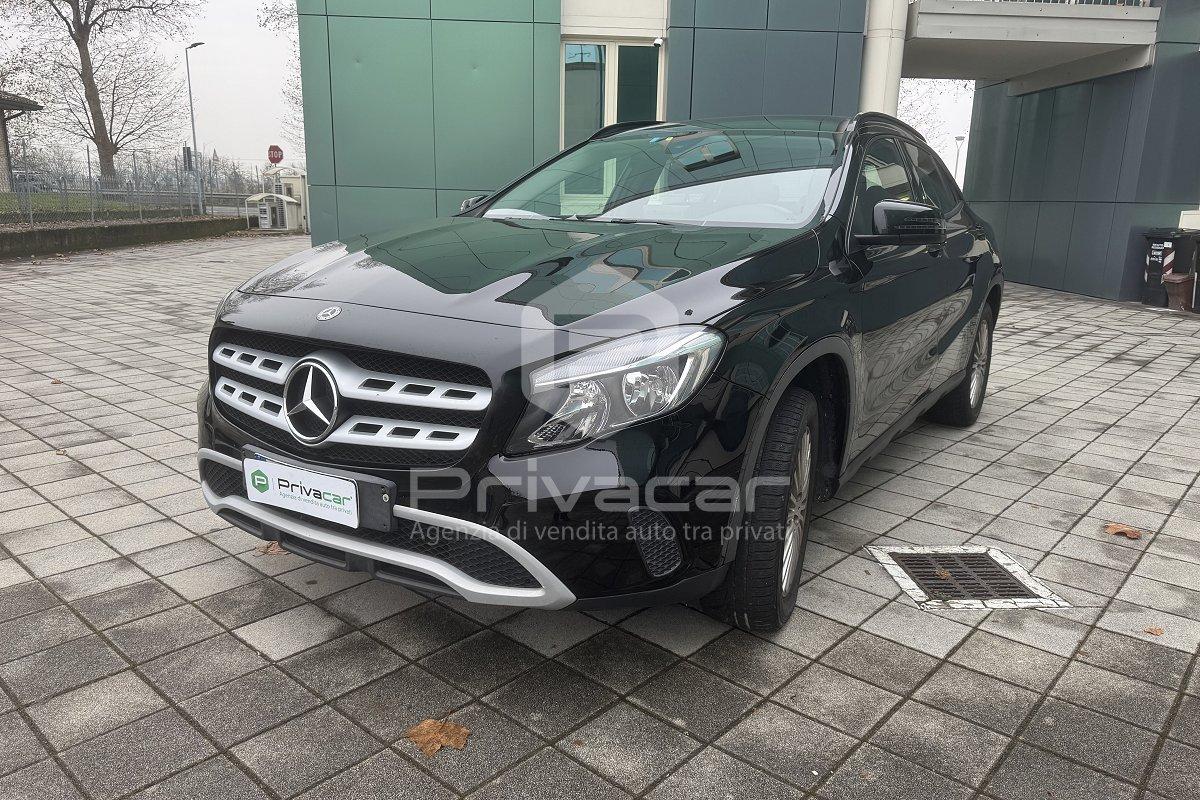 MERCEDES GLA 180 d Executive