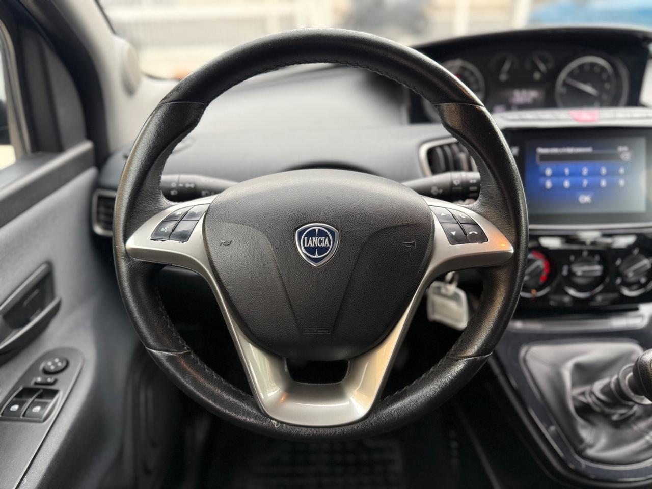 Lancia Ypsilon 1.0 FireFly 5 porte S&S Hybrid Alberta Ferretti
