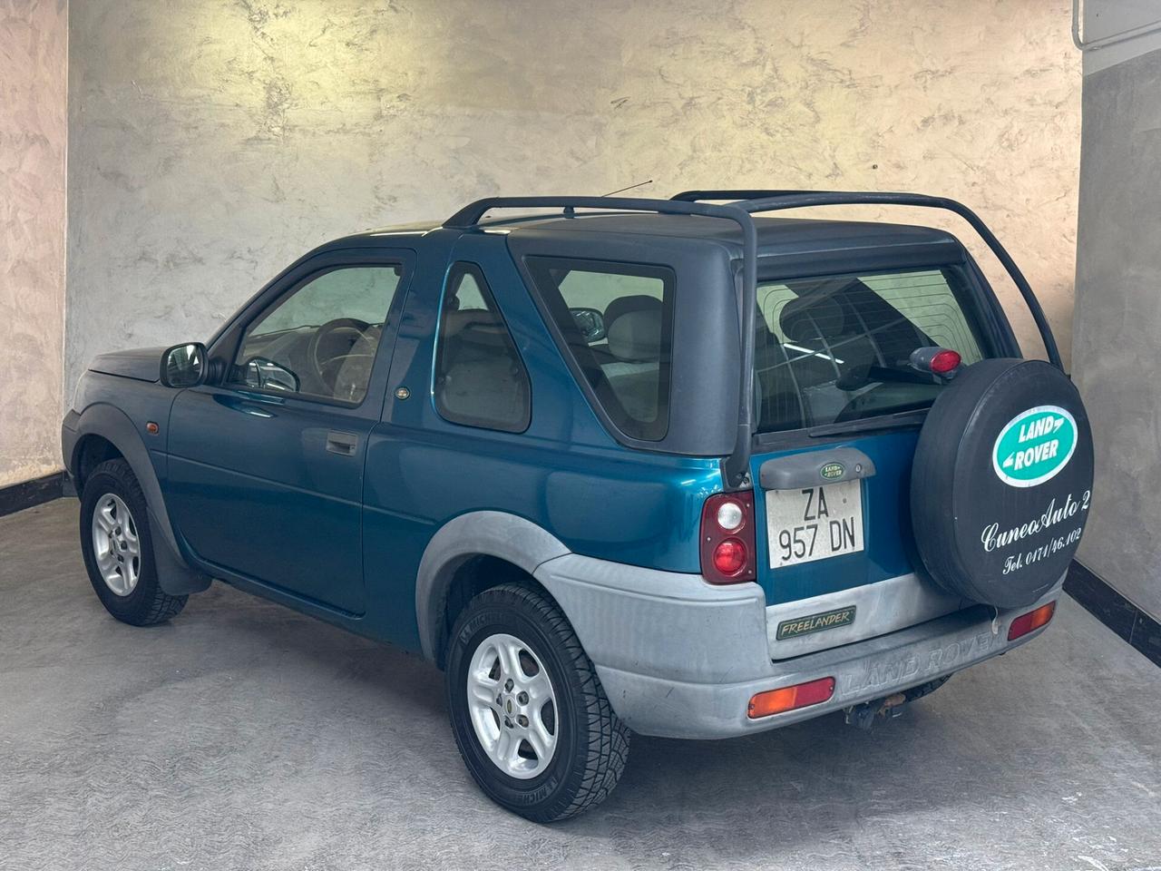 Land Rover Freelander 2.0 TD cat 3p. Hardback