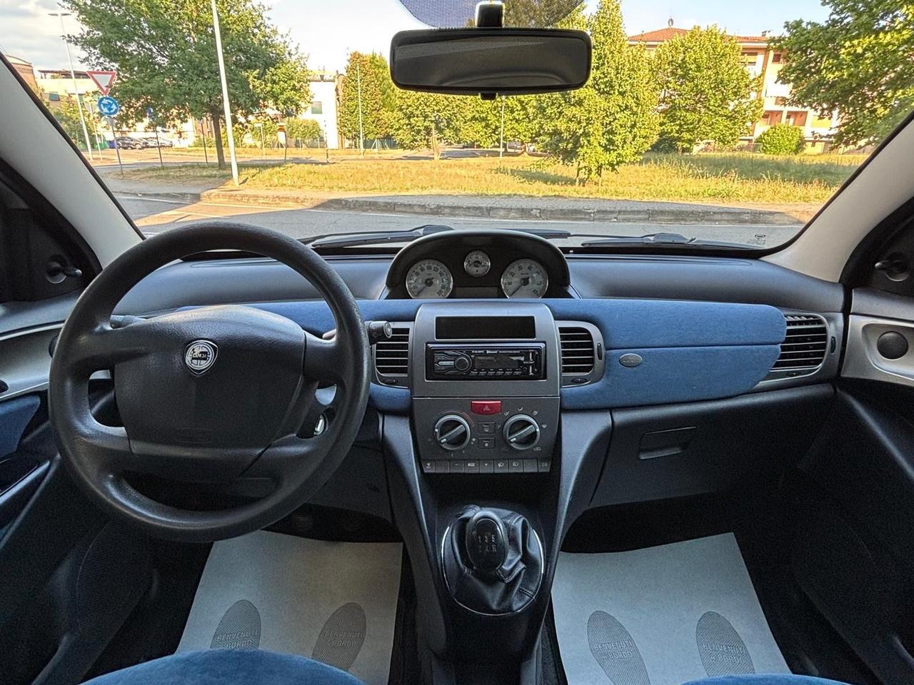 Lancia Ypsilon 1.2 16V Argento