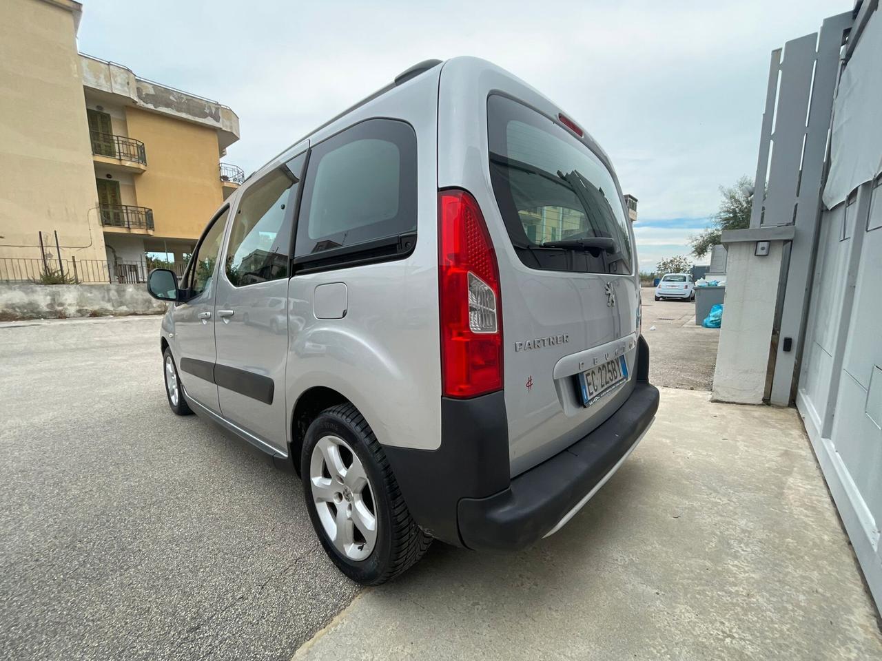 Peugeot Partner Tepee 1.6 HDi 90CV Outdoor