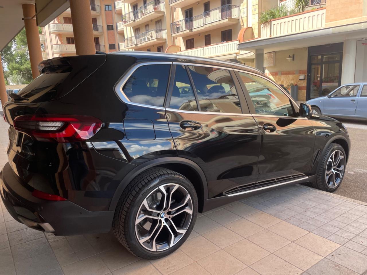 Bmw X5 xDrive25d 231cv 7 posti BUSINESS SPORT "PELLE NAVY LED 21"