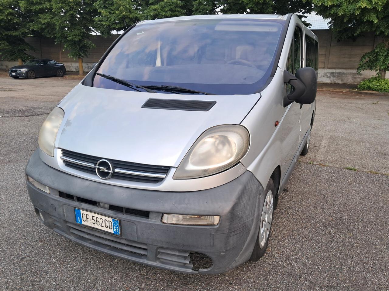 VIVARO 6 POSTI AUTOCARRO