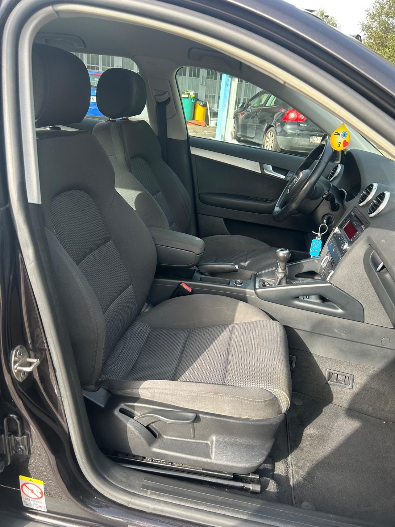 Audi A3 SPB 1.6 TDI 105 CV CR Ambition
