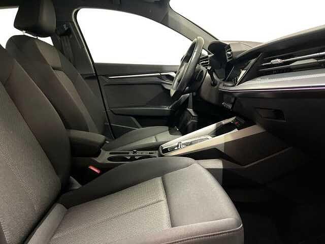 Audi A3 Sedan 30 TDI S tronic S line edition