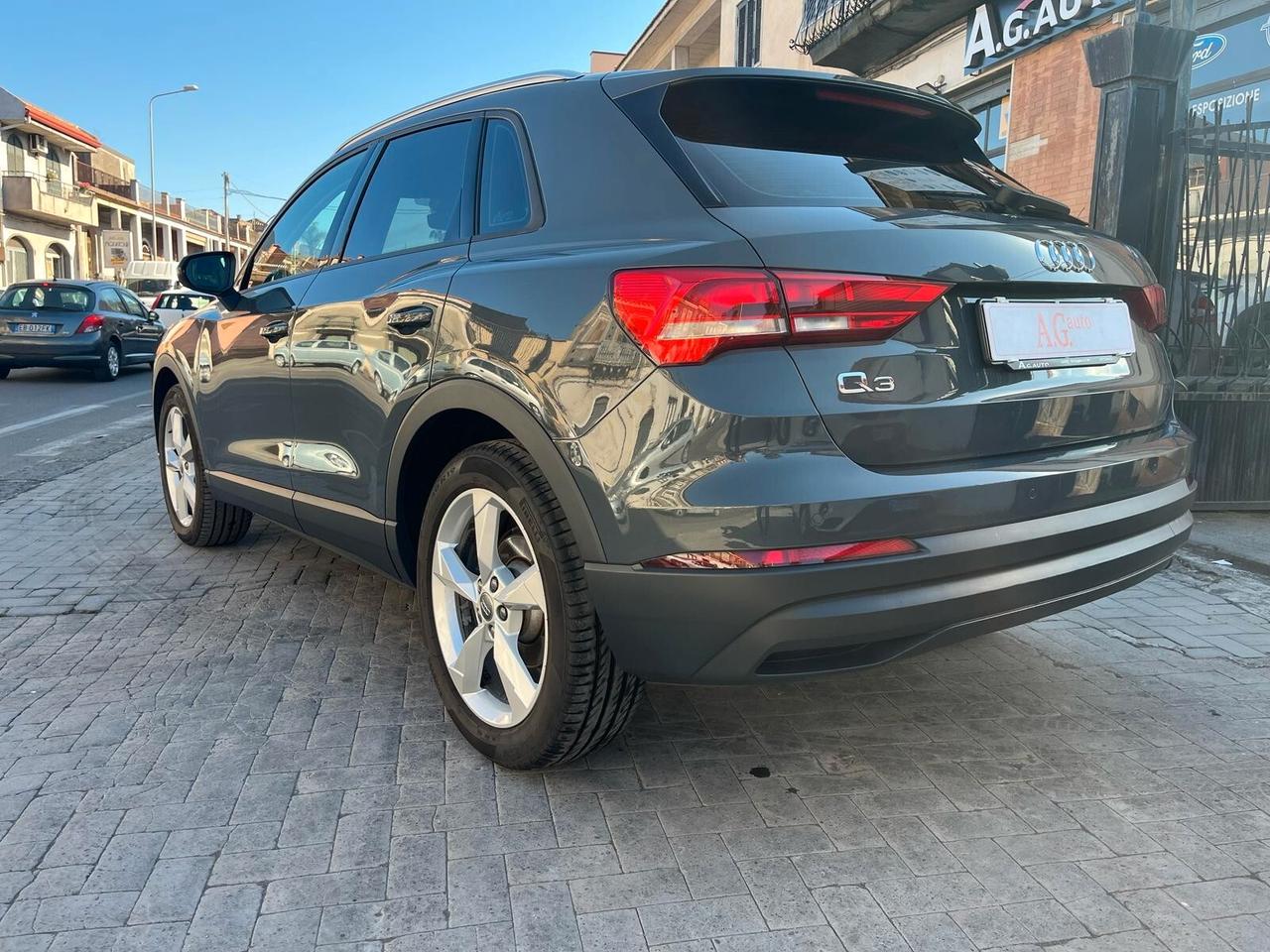 Audi Q3 35 2.0 TDI S-TRONIC BUSINESS ADVANCED