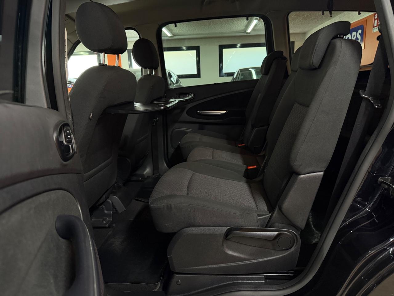 Ford Galaxy 2.0 da 140 CV - Gancio Traino Estraibile 7 posti