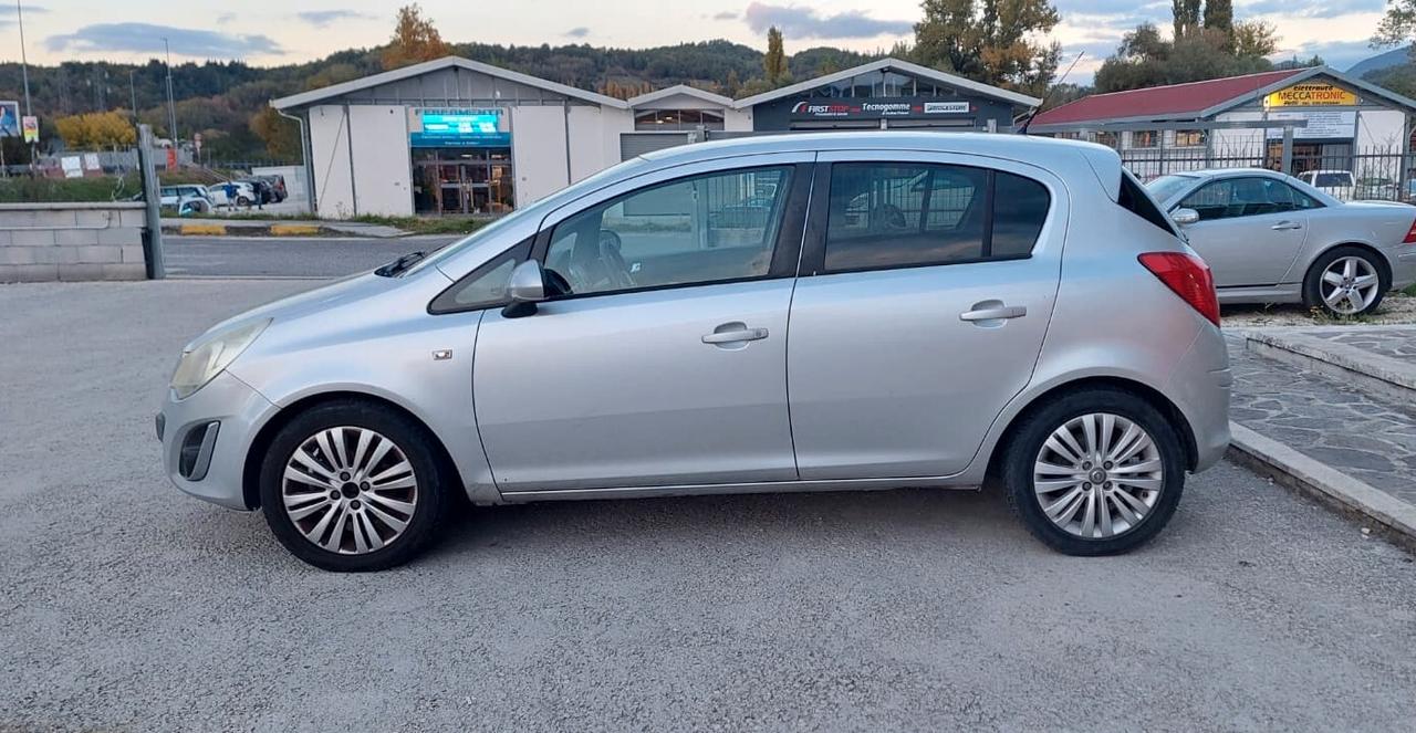 Opel Corsa 1.2 5 porte Cosmo