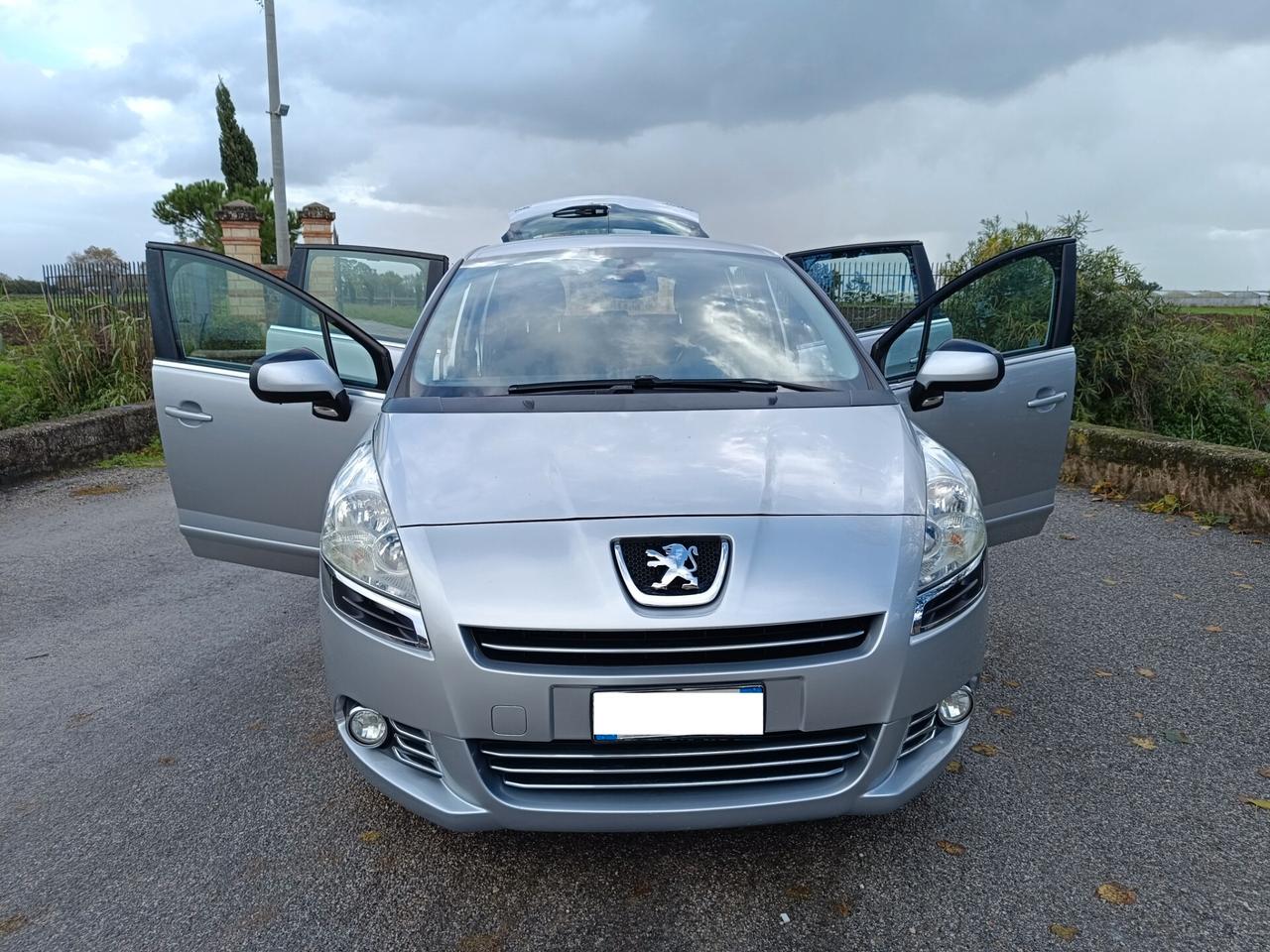 Peugeot 5008 1.6 HDi 110CV Premium 7 POSTI