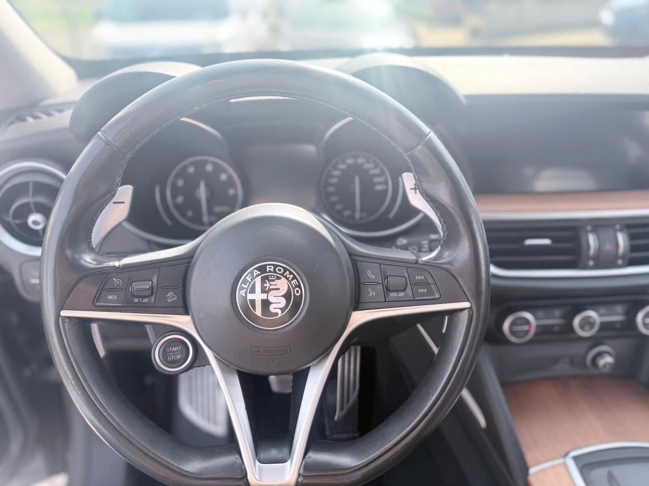 Alfa Romeo Stelvio 2.0 Turbo 280 CV AT8 Q4 GANCIO TRAINO