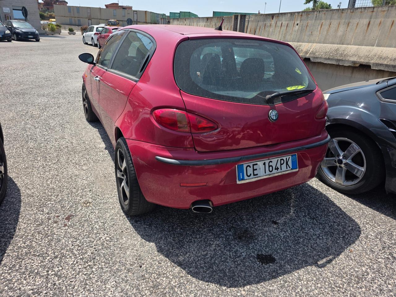 Alfa Romeo 147 1.6i 16V Twin Spark cat 5p. Distinctive PELLE