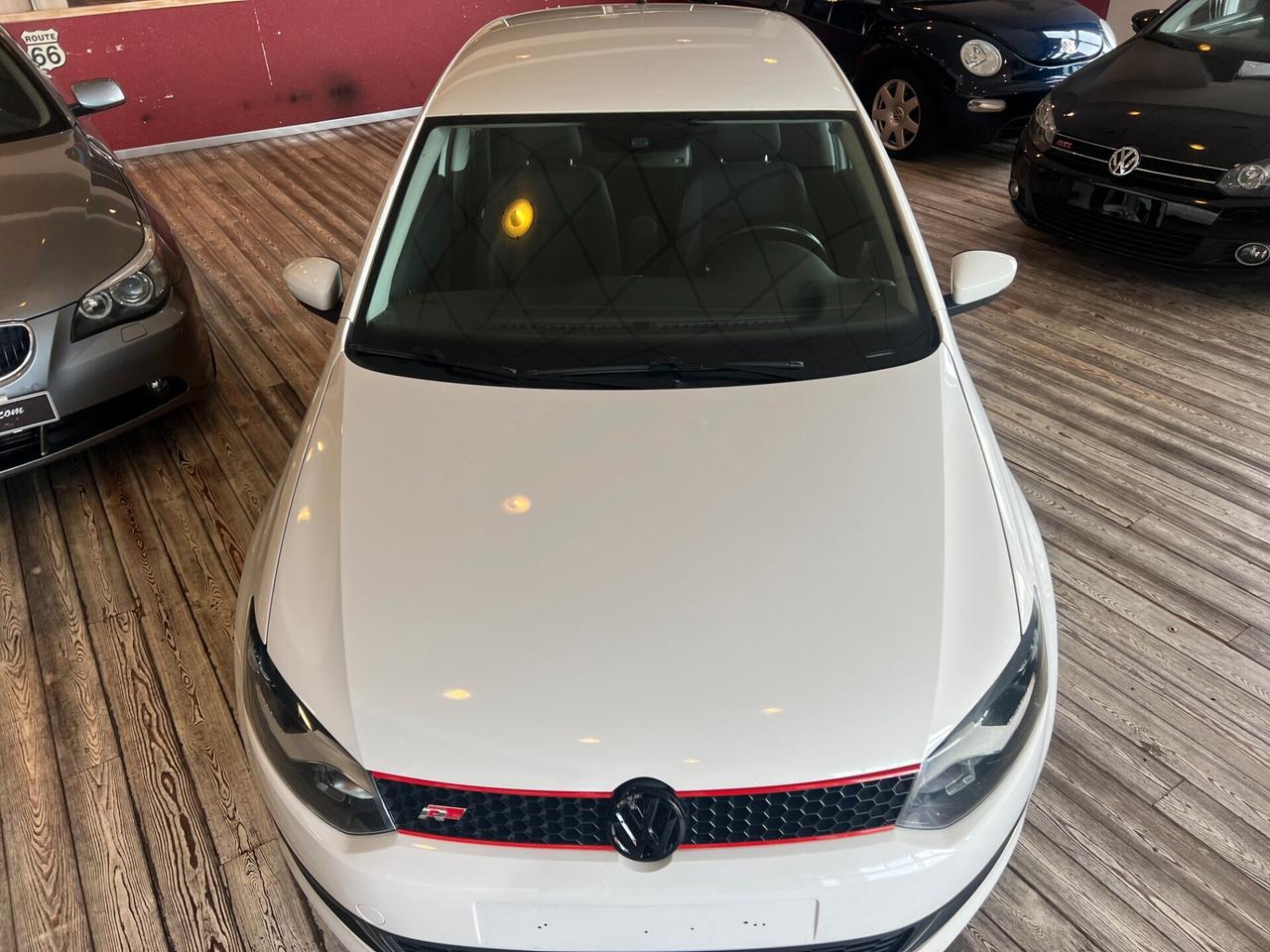 Volkswagen Polo 1.2 R-LINE/ GARANZIA