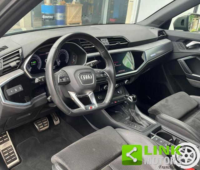 AUDI Q3 S-tronic S-line plug-in Hybrid Identity Black