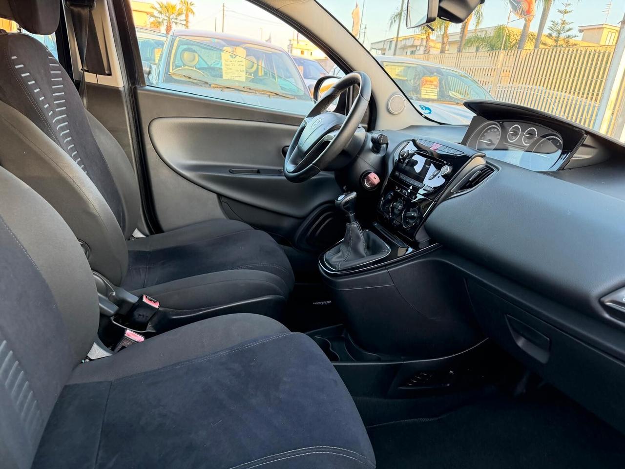 Lancia Ypsilon 1.3 MJT 16V 95 CV 5 porte S&S Silver-2011