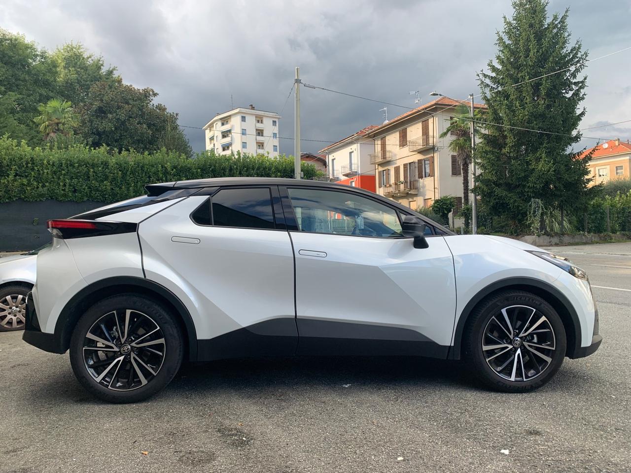 Toyota C-HR 1.8 HV Lounge “PROMMO”