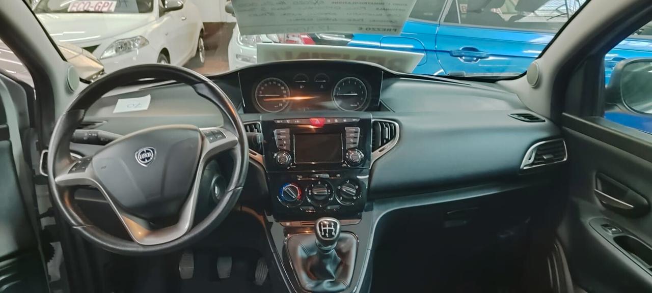 Lancia Ypsilon 1.2 69 CV 5 porte S&S Gold