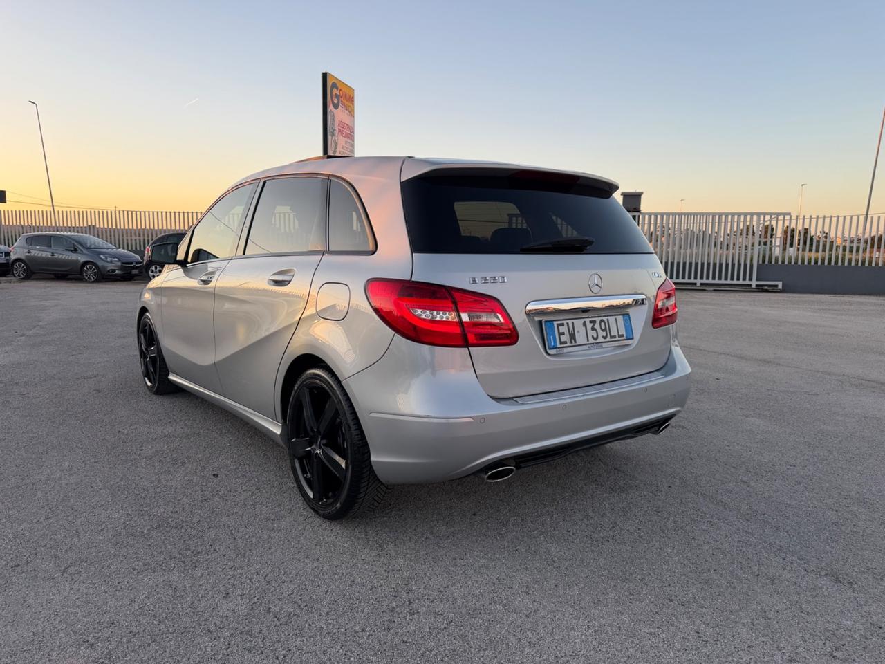 MERCEDES-BENZ B 220 CDI 170CV IPERFULL TETTO MY14