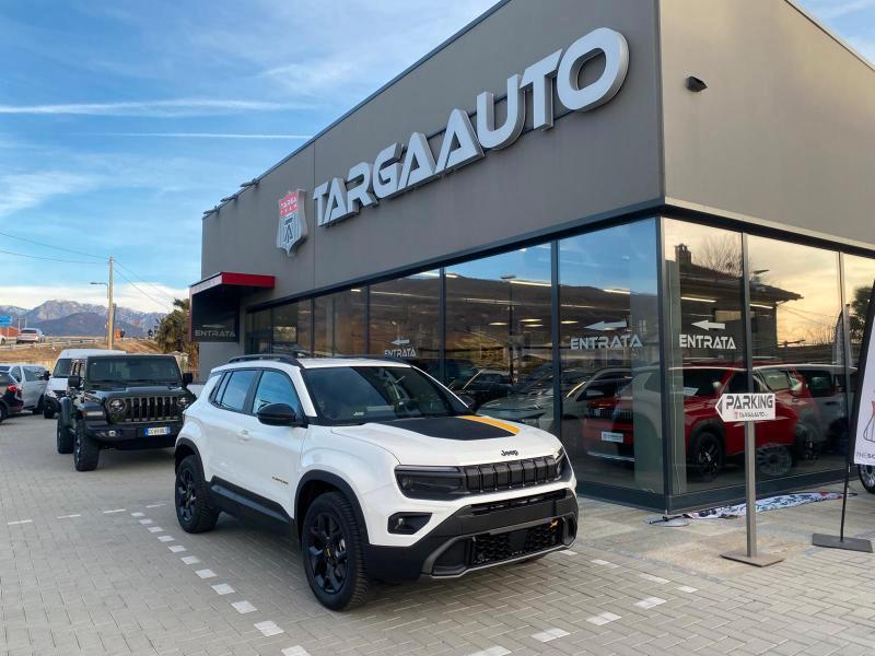 Jeep Avenger 1.2 turbo e-hybrid mhev The North Face 4xe 145cv edct6