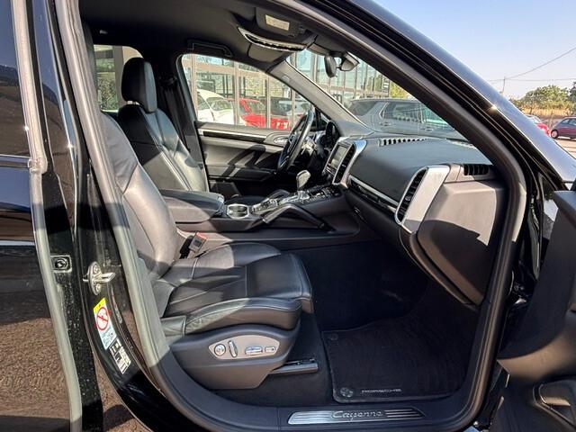 Porsche Cayenne 3.0 V6 tdi 262cv tiptronic Restyling 2016