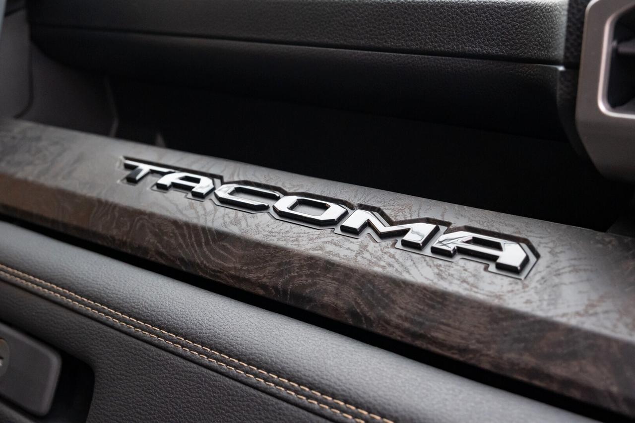 TOYOTA TACOMA LIMITED 2.4 i-Force HYBRID 4x4