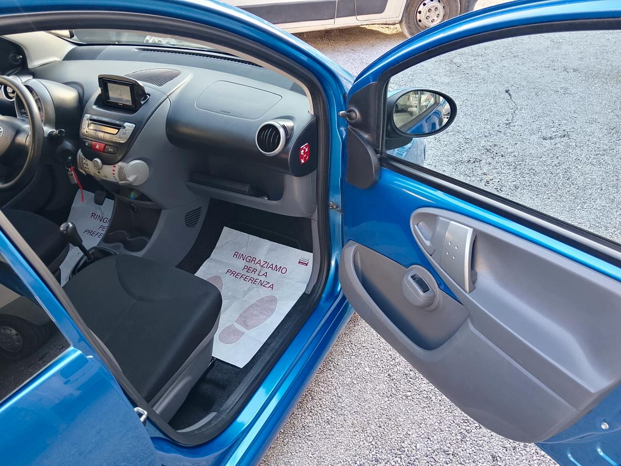 Toyota Aygo 1.0 12V VVT-i 5 porte Now 2011