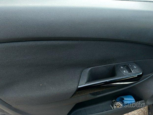 opel corsa benzina 1.2+ GPL