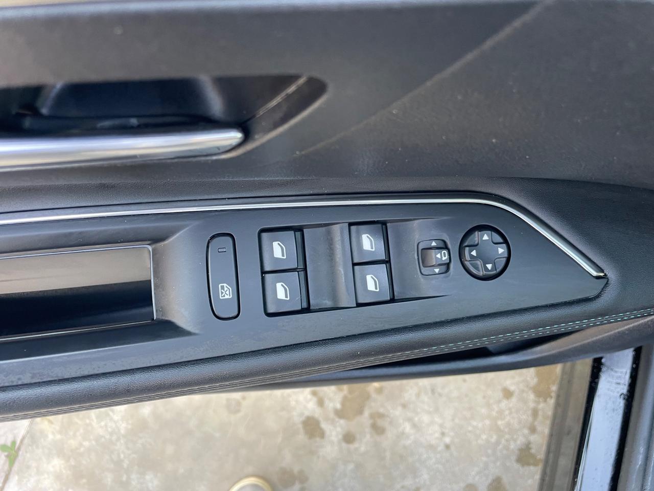 Peugeot 3008 BlueHDi 130 S&S EAT8 Allure