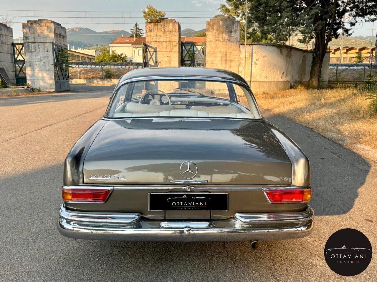 Mercedes W 111 220 se Coupé