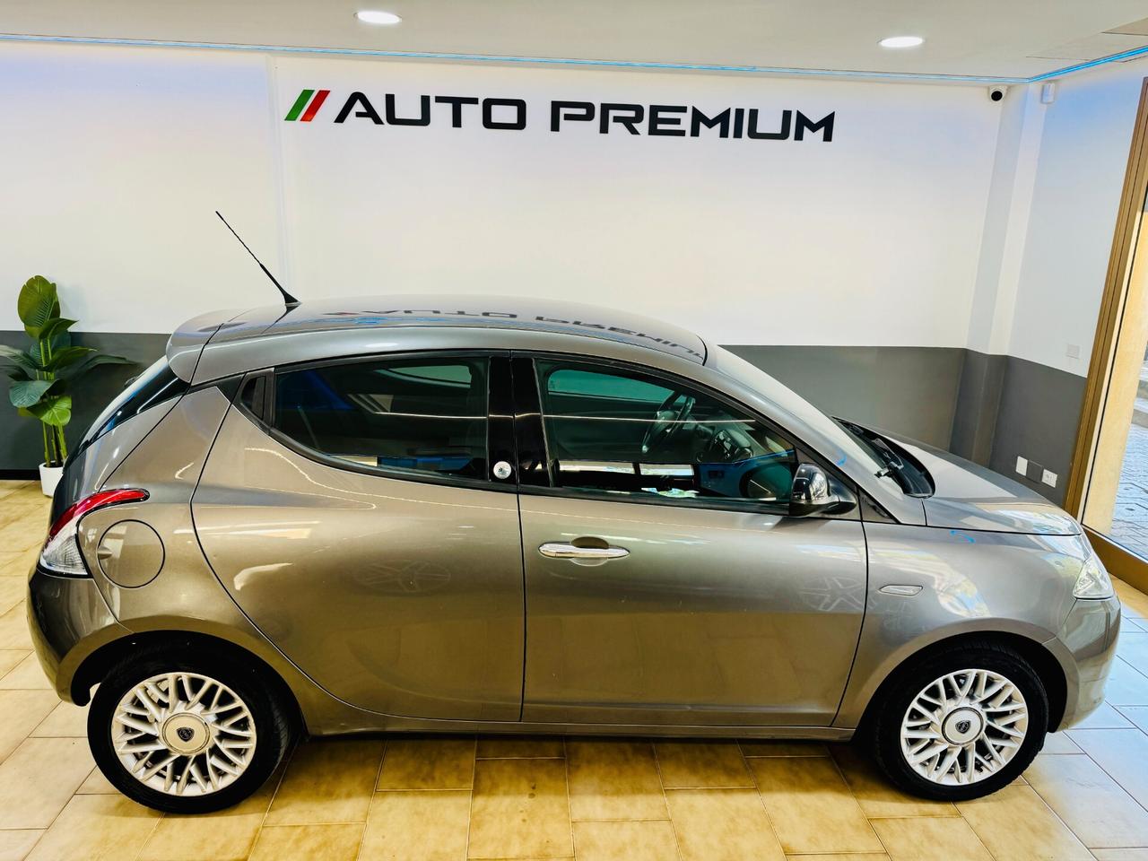 Lancia Ypsilon 1.2 BENZ/GPL 69 CV 5 porte